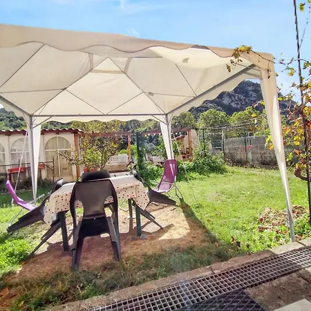 Cosy A Sirach Avec Vue Sur La Montagne 44 M²