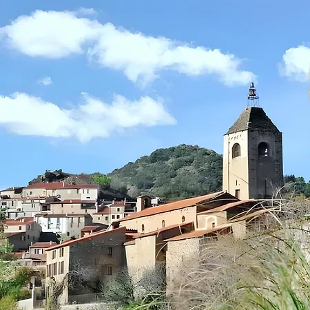 Cosy A Sirach Avec Vue Sur La Montagne 44 M² アパート